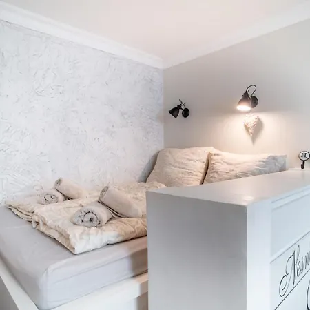 Stylish Urban Condo Bratislava Exterior photo