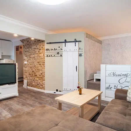 Stylish Urban Condo Bratislava Exterior photo